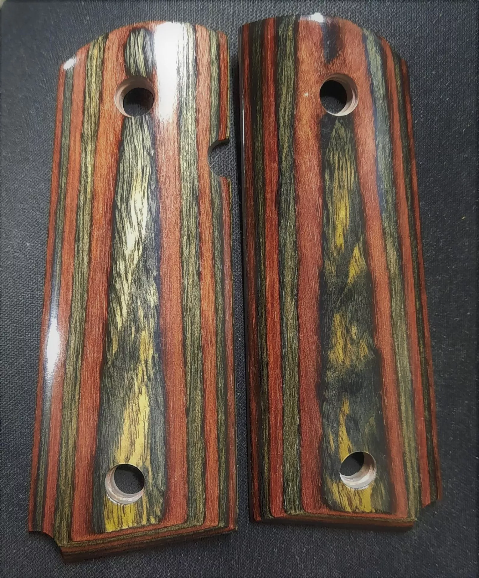 1911 Compact & Officers Altamont's Classic Panel Charcoal Ruby