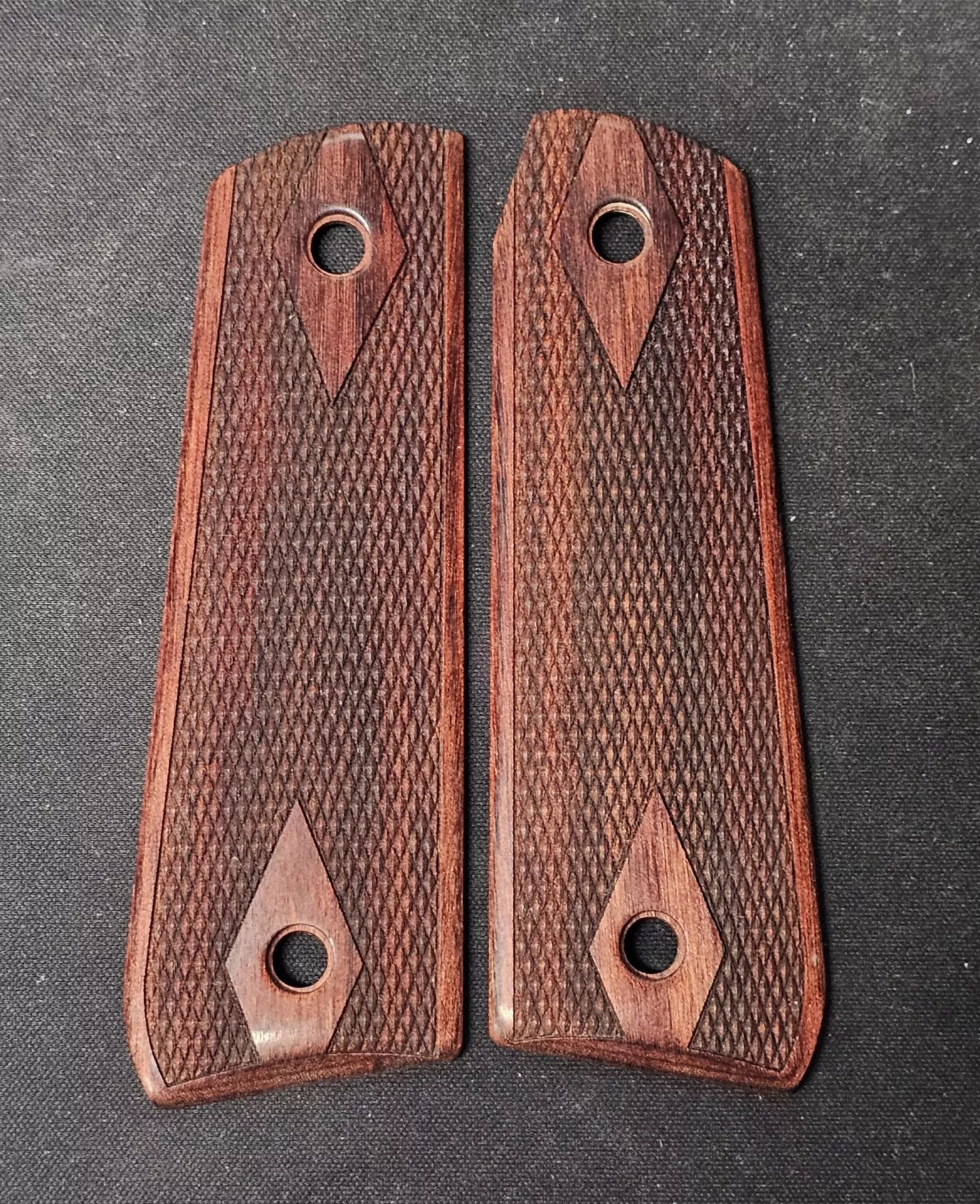 1911 Full Size Slim Panel Checkered Rosewood