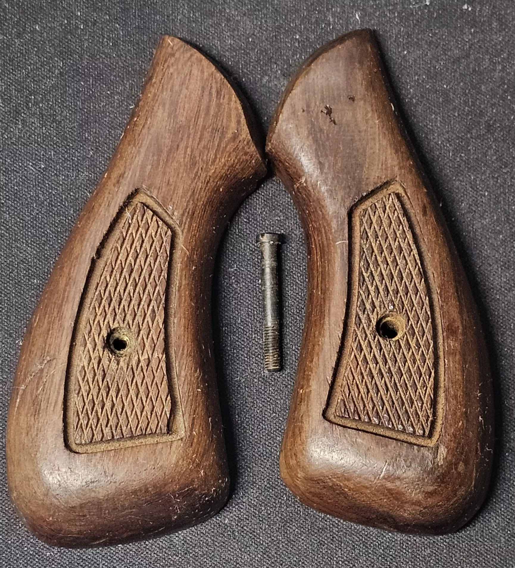 Rossi .38 Wood Grip Walnut Checkered- USED